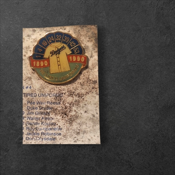 Vintage Commemorative Pin Retired Dodgers Uniforms w/Card - Picture 2 of 4